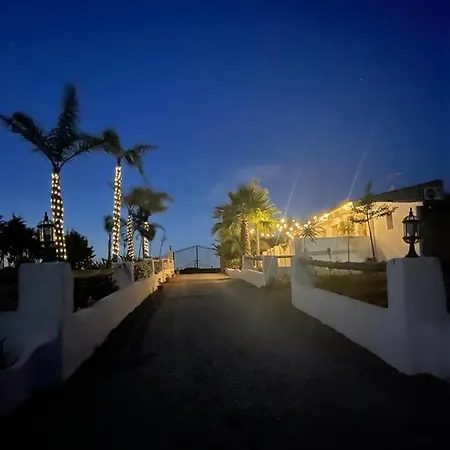 El Atardecer- El Peral Apart Otel